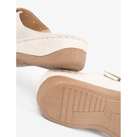 Seastar Pantoufles sur un coin bas avec des pinces beige 1