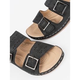 Seastar Pantoufles sur un coin bas avec des pinces noires 1