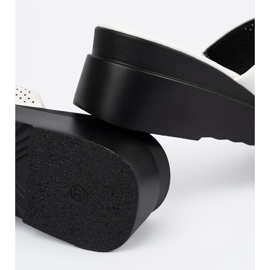 Seastar Tongs blancs de travail ouvert sur la plate-forme blanche 1