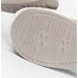 Seastar Les tongs blancs avec un nez plein et une boucle 2