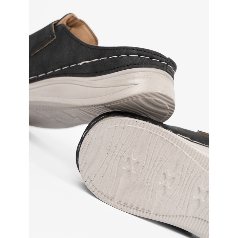 Seastar Les tongs noirs avec un nez plein et une boucle 1