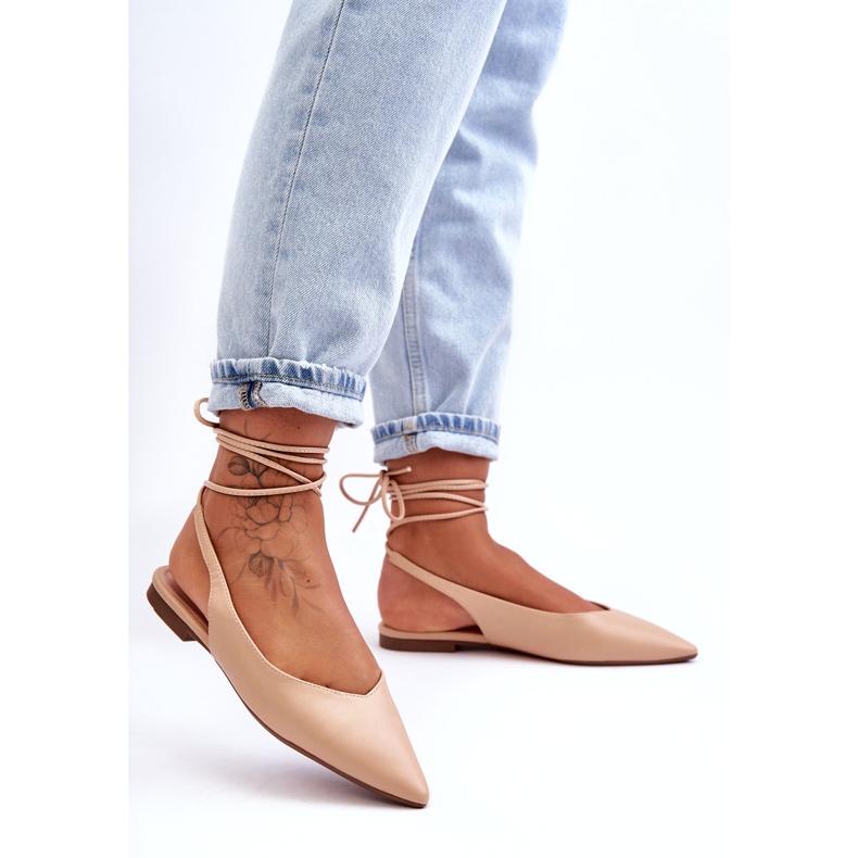 Les ballerines nues liées à l'éco-part des femmes beige 1