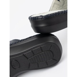 J. Star Les tongs avec un insert en cuir bleu marine 1