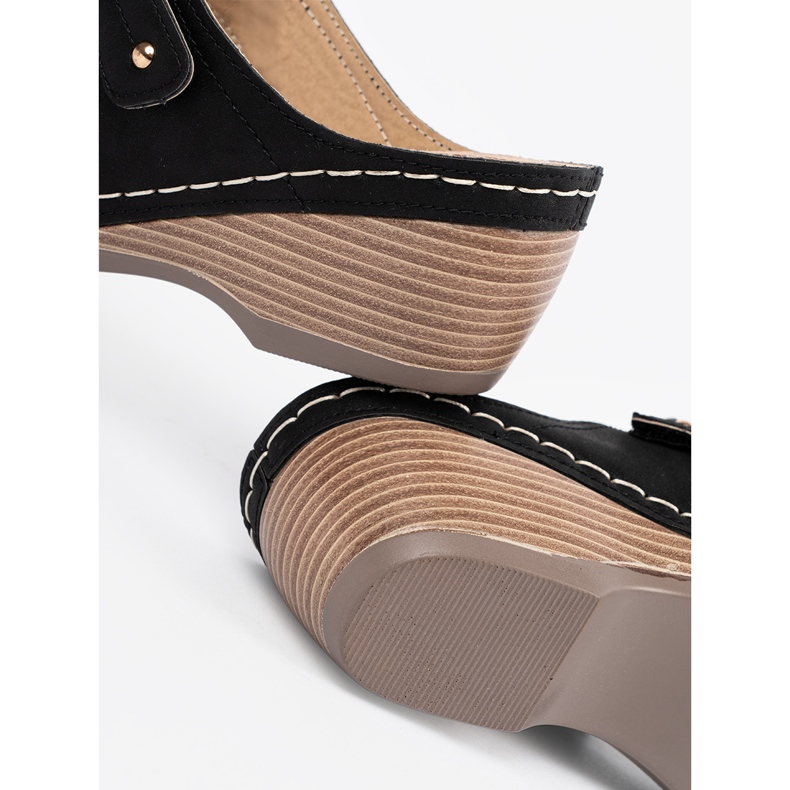 Chaussons compensés noirs 1