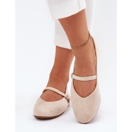 Ballerines plates avec une ceinture beige en daim eco 3