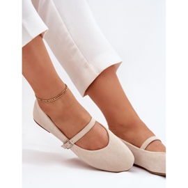 Ballerines plates avec une ceinture beige en daim eco 6