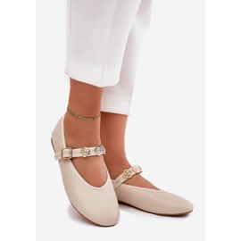 Ballerines féminines avec une ceinture et des épingles dorées beige 1 Ballerines féminines avec une ceinture et des épingles dorées beige 1