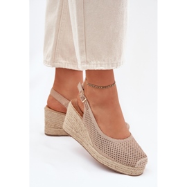 Sandales féminines pour coin avec une tresse d'obscurité beige 5