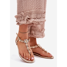 Sandales féminines à thèmes avec des cristaux dorés 1