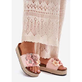 Slippers pour femmes sur la plate-forme avec des fleurs roses 1 Slippers pour femmes sur la plate-forme avec des fleurs roses 1