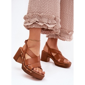 Sandales en cuir sur le Zazoo 1081 Brown Post brun 2