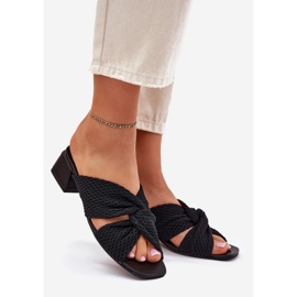 Les tongs pour femmes sur le bloc Maciejka 06955-01 noir le noir 1