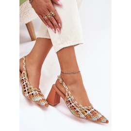 Sandales avec tresse sur le post multicolore jaune 7