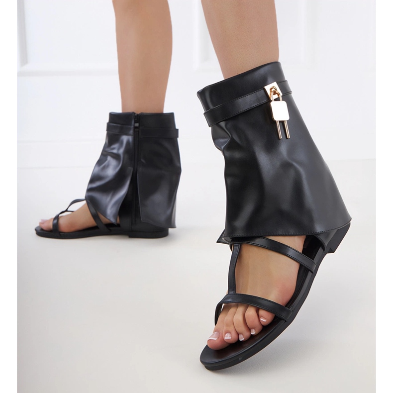 Sandales plates noires avec supérieur 2