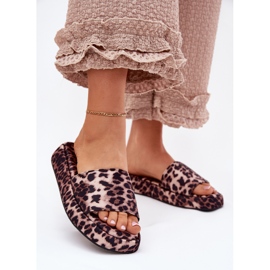 Les tongs pour femmes sur le léopard de la plate-forme brun 2 Les tongs pour femmes sur le léopard de la plate-forme brun 2