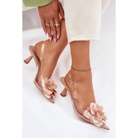 Sandales transparentes sur un talon haut avec une fleur nue décorative beige 1