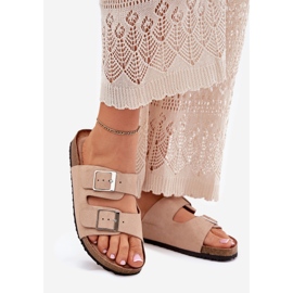 Les tongs pour femmes sur la plate-forme de liège boucles beige 1