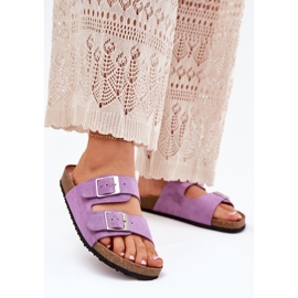Les tongs pour femmes sur la plate-forme en liège boucles violettes 2 Les tongs pour femmes sur la plate-forme en liège boucles violettes 2
