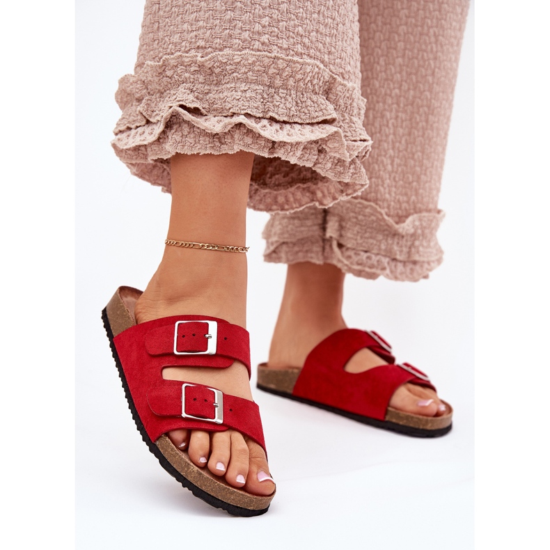 Les tongs pour femmes sur la plate-forme de liège boucles rouges 2 Les tongs pour femmes sur la plate-forme de liège boucles rouges 2