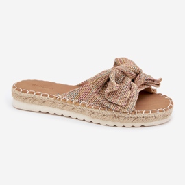 Les tongs pour femmes sur la plate-forme avec une tresse et un arc multicolore 4