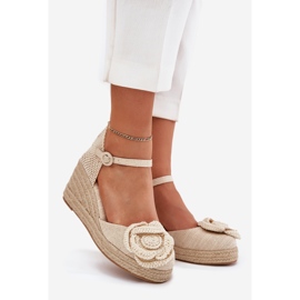 Sandales de coin pour femmes avec tresse et fleur de crochet beige 1