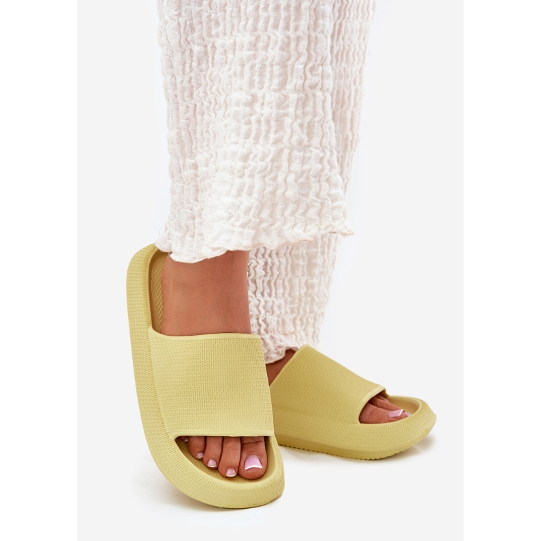 Slippées de mousse légère féminine sur une semelle de chaux épaisse vert 1