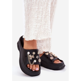 Les tongs de mousse pour femmes avec des épingles dorées épingles noires le noir 1 Les tongs de mousse pour femmes avec des épingles dorées épingles noires le noir 1