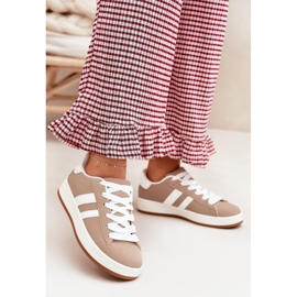 Sneakers pour femmes Sports Chaussures avec une vue noire en cuir écologique beige 2