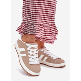 Sneakers pour femmes Sports Chaussures avec une vue noire en cuir écologique beige 1 Sneakers pour femmes Sports Chaussures avec une vue noire en cuir écologique beige 1