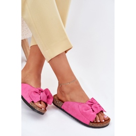Les tongs des femmes sur une semelle de liège avec un nœud de fuchsia rose 9