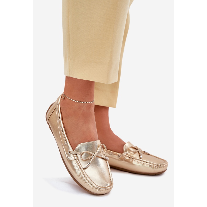 Mandons dorés en cuir écologique pour femmes avec un arc d'or 1