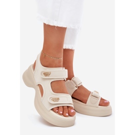 EVento Sandales féminines avec des détails dorés beige 1 EVento Sandales féminines avec des détails dorés beige 1