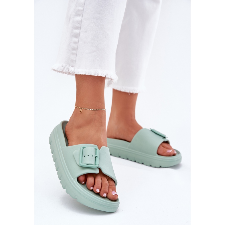 EVento Les tongs de mousse pour femmes sur la plate-forme avec une boucle verte 2