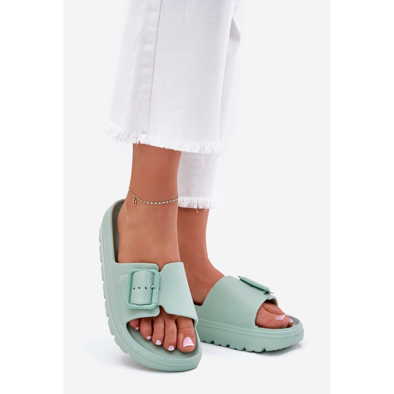 EVento Les tongs de mousse pour femmes sur la plate-forme avec une boucle verte 1