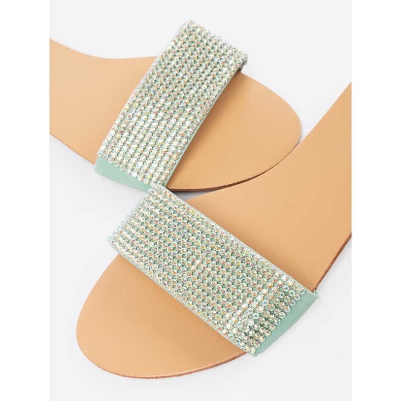 Shelvt Les tongs verts dans les strass 1 Shelvt Les tongs verts dans les strass 1