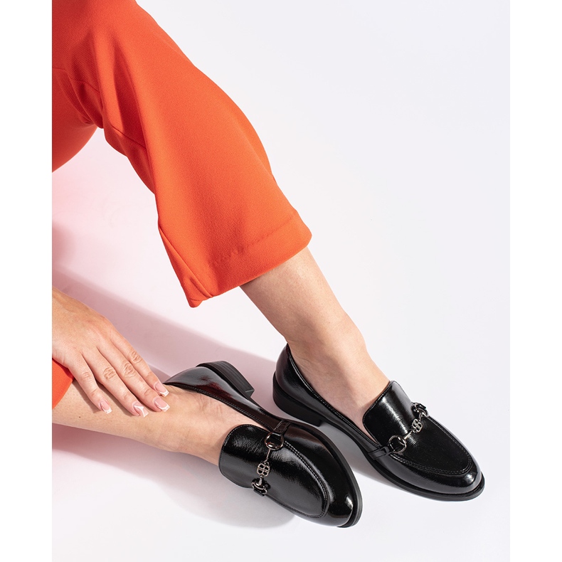 Goodin Black Verni les mocassins pour femmes avec un ornement noir 1