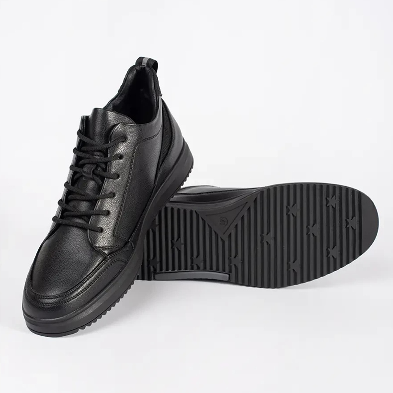 Chaussures pour hommes isolés noirs 2