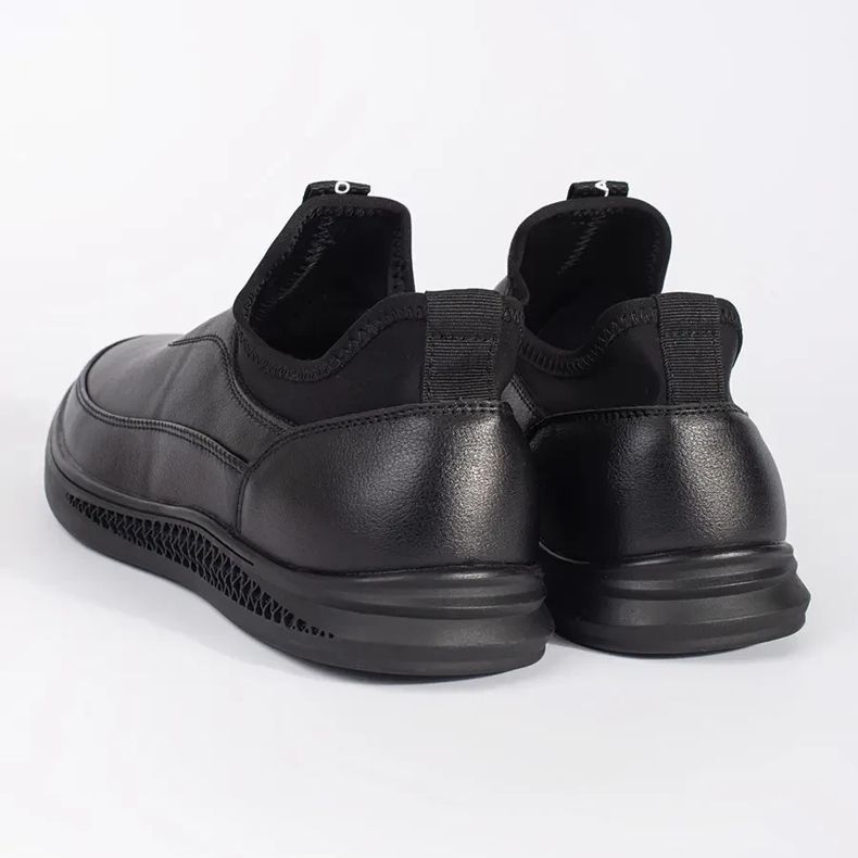 J'ai glissé dans des chaussures écologiques le noir 1