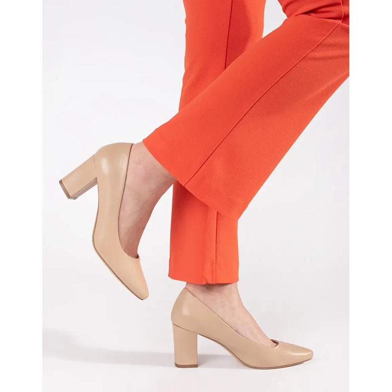 Sergio Leone Escarpins beiges sur le pilier 2