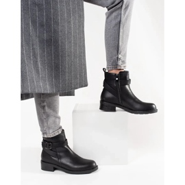 Bottes noires à thèmes décorées de bandes 1