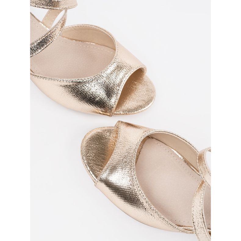 Goodin Sandales en or sur un poteau bas d'or 1