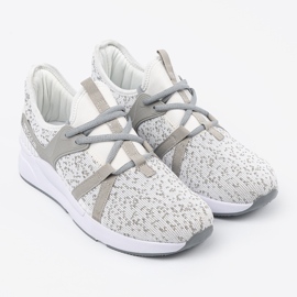 Chaussures de sport gris blanches 2