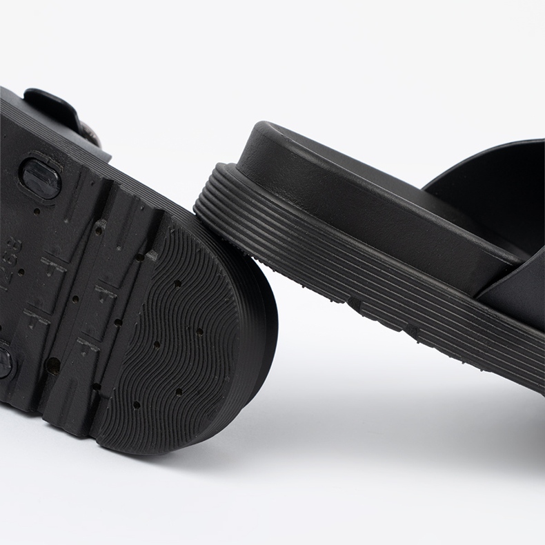 Seastar Les tongs noirs avec des boucles d'argent 2