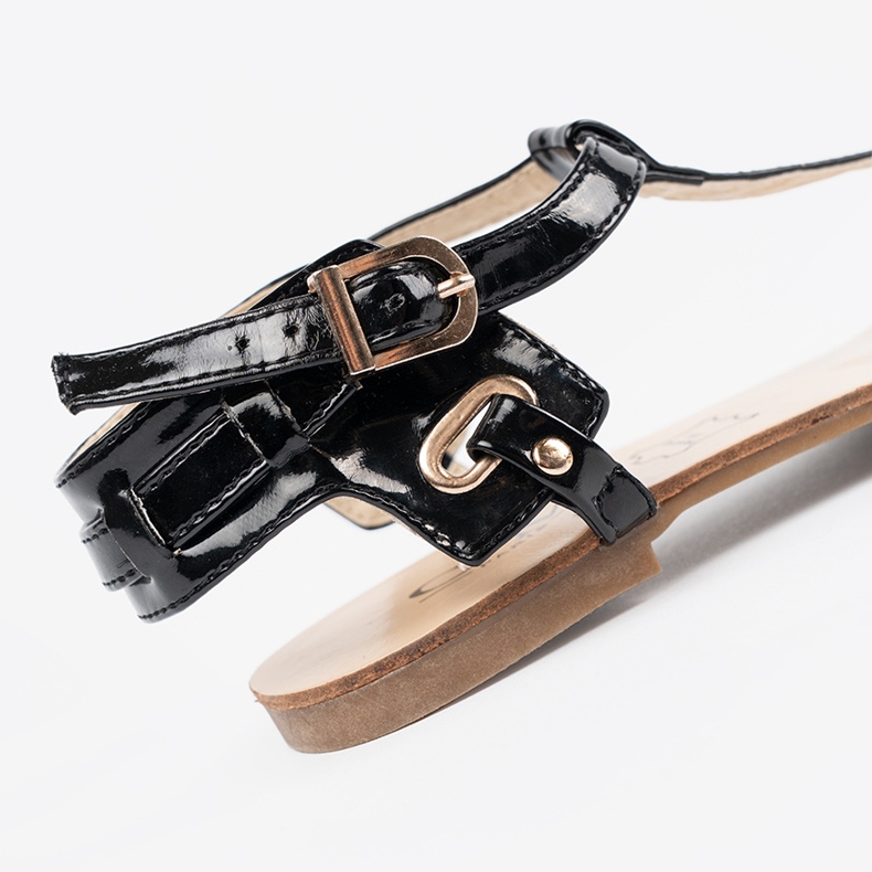 Sandales plates noires dans le style du japonais 2