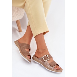 Les tongs des femmes avec une boucle et un velcro inblu mk000013 brun 6