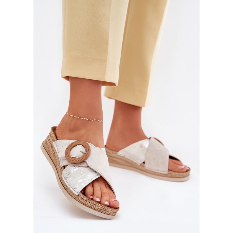 Cales féminines avec une pince de serrage décorative Inblu RV000012 beige 2 Cales féminines avec une pince de serrage décorative Inblu RV000012 beige 2