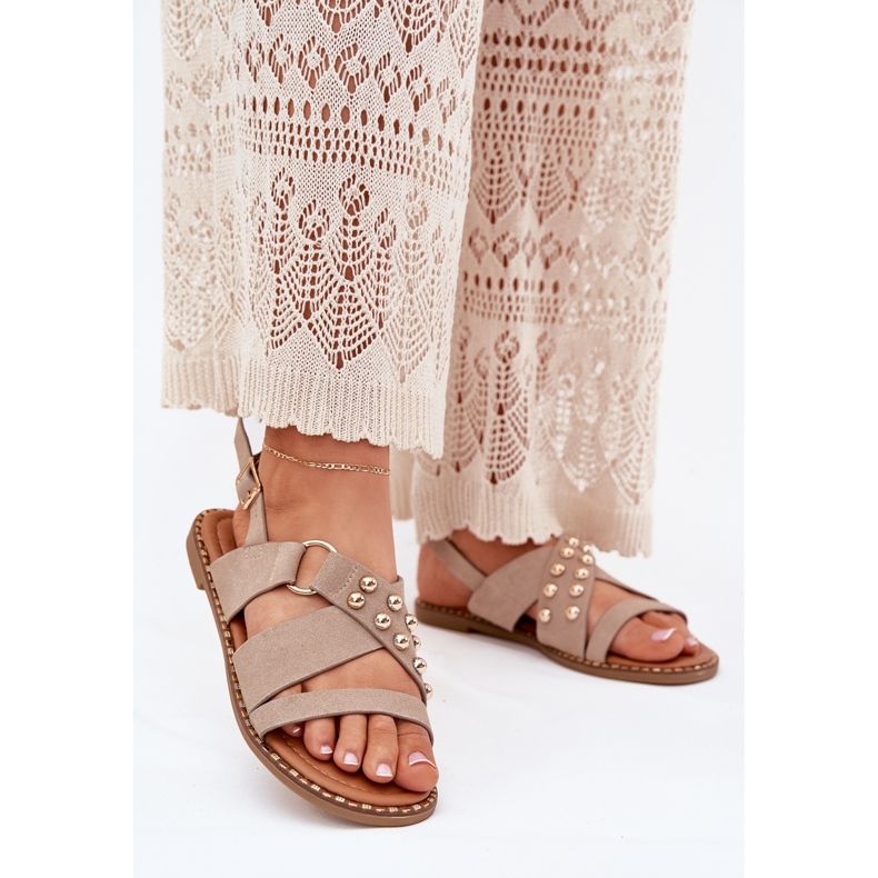 Sandales féminines à thèmes plates avec des goujons dorés beige 2