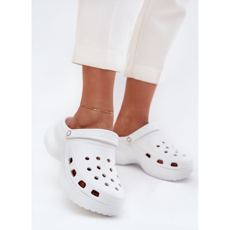 Slippers de mousse pour femmes sur une semelle massive Big Star RR274A119 Blanc blanche 2 Slippers de mousse pour femmes sur une semelle massive Big Star RR274A119 Blanc blanche 2
