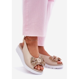 Sandales en cuir pour femmes avec un coin avec un arc beige zazoo 1882 1