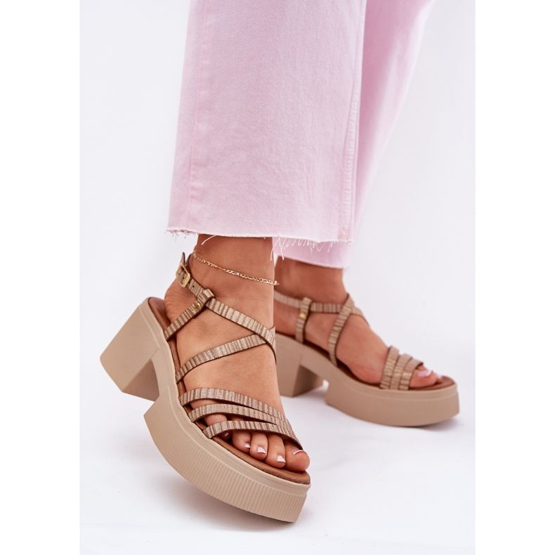 Sandales en cuir pour femmes Maciejka 06990-25 Pln doré 2